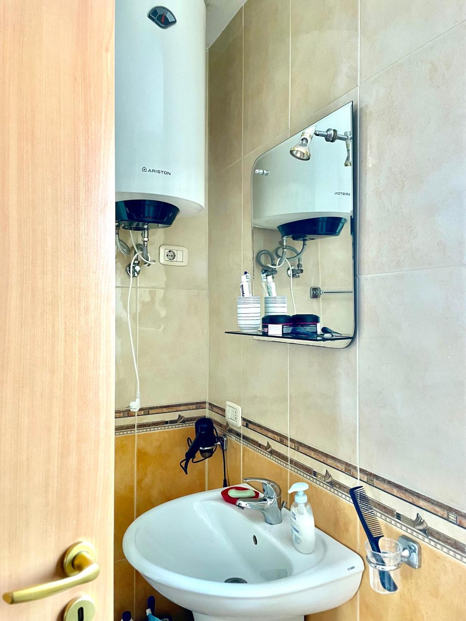 Easy Peasy - 9Th Floor View Downtown Apartamento Tirana Exterior foto